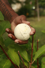 Cargar imagen en el visor de la galería, Sandalwood Bath Bomb
