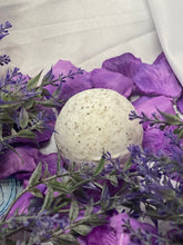 Cargar imagen en el visor de la galería, &quot;Tea Dream&quot; Yoni Bath Bomb
