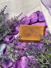 Cargar imagen en el visor de la galería, &quot;Turmeric and Spice&quot; Soap Bar
